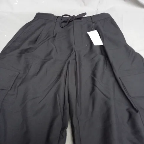 STRADIVARIUS BLACK TROUSERS CARGO - UK 14