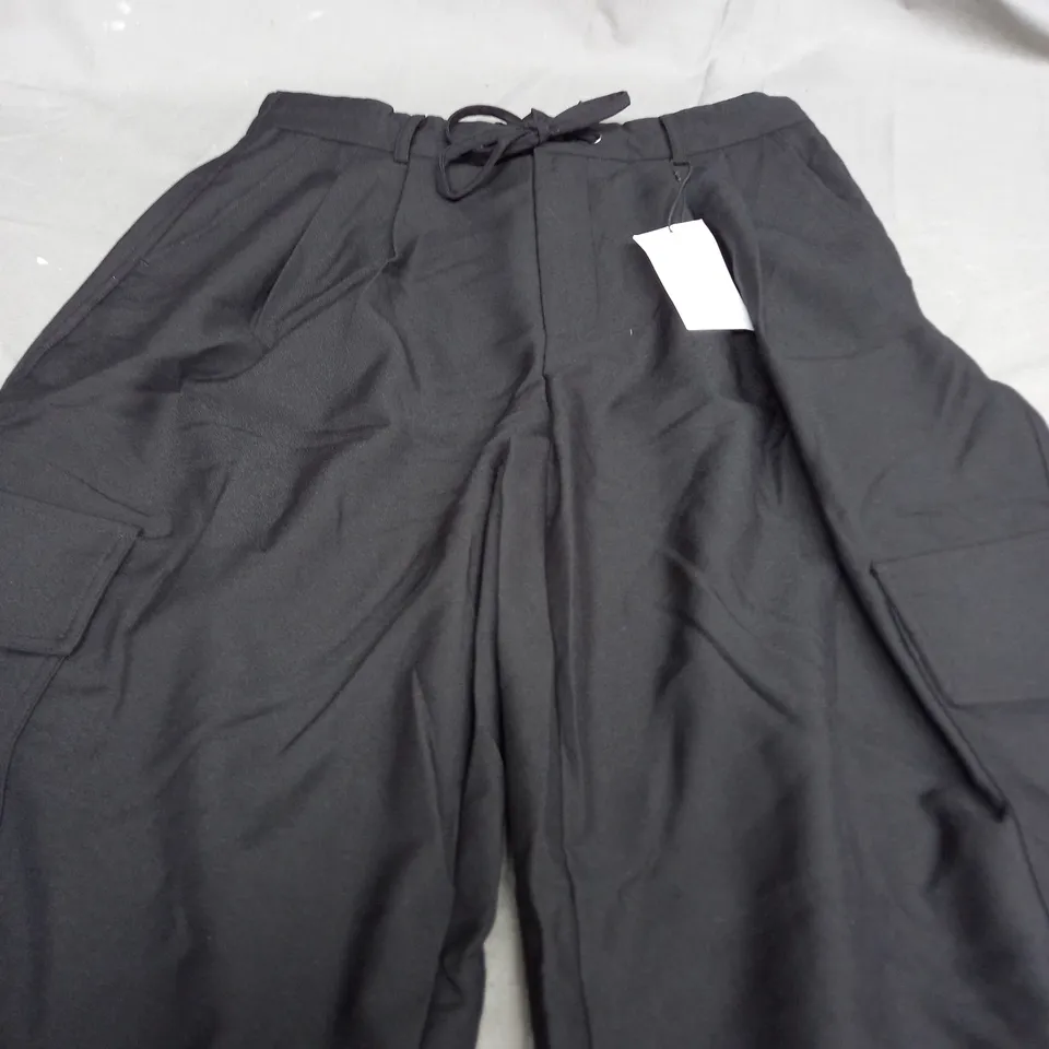 STRADIVARIUS BLACK TROUSERS CARGO - UK 14