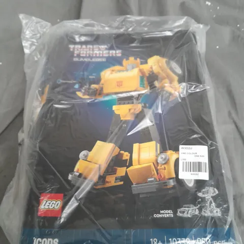 BOXED LEGO TRANSFORMERS BUMBLEBEE SET - 10338