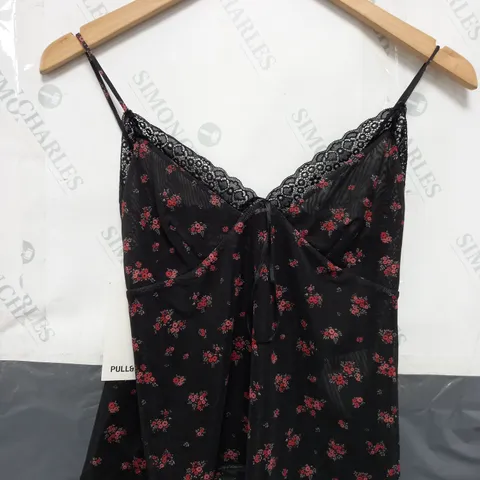 PULL & BEAR FLORAL MESH CAMI TOP IN BLACK - EU MEDIUM