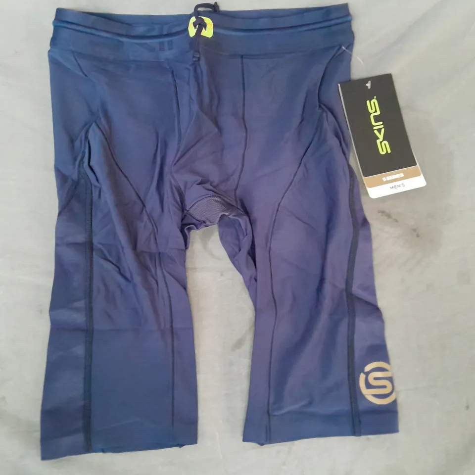 SKINS SERIES-5 MEN'S HALF TIGHTS IN NAVY SIZE LARGE