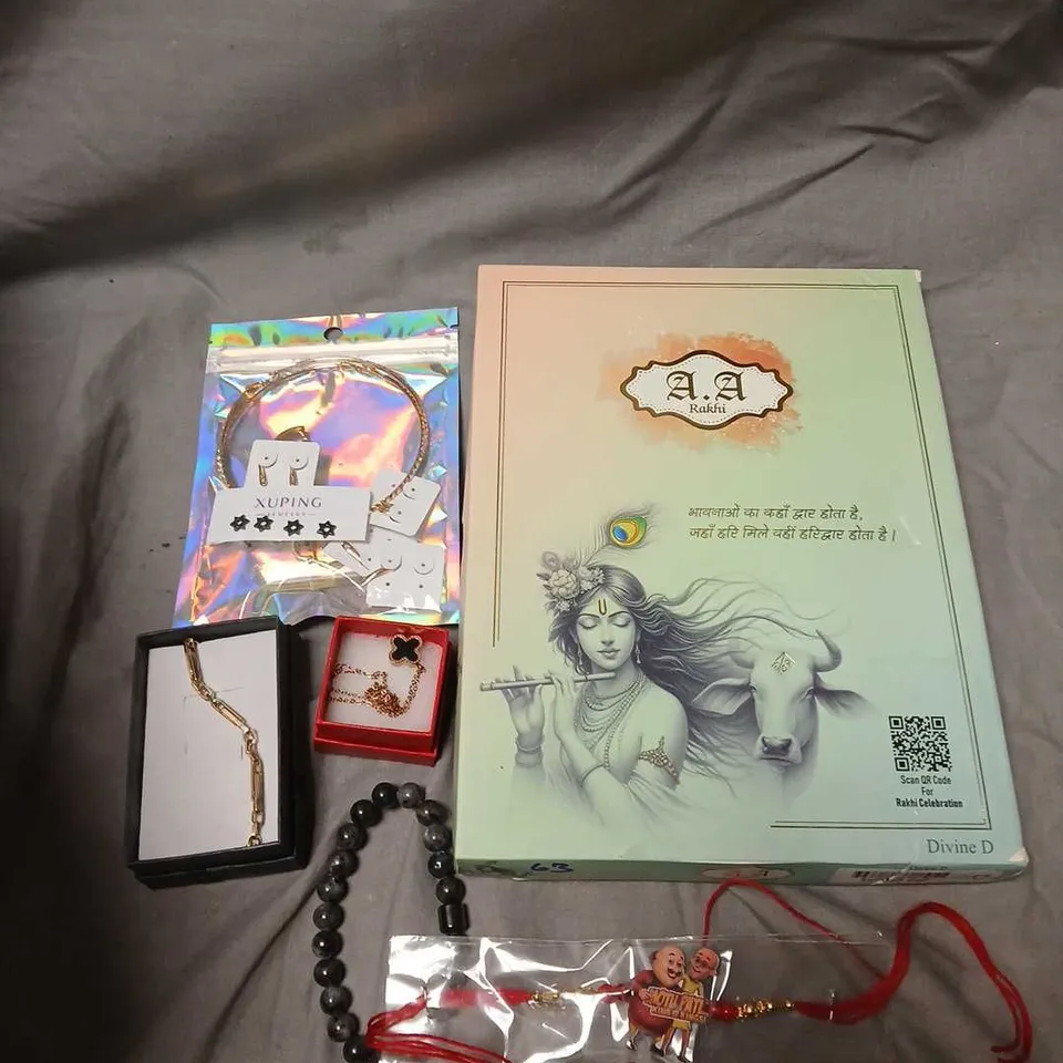 APPROXIMATELY 15 ASSORTED JEWELLERY PRODUCTS TO INCLUDE EARRINGS, NECKLACES, BRACELETS ETC 