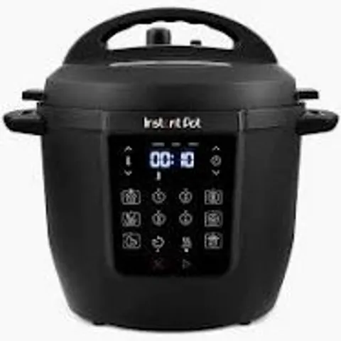BOXED INSTANT POT CLASSIC 5.7L MULTI-COOKER