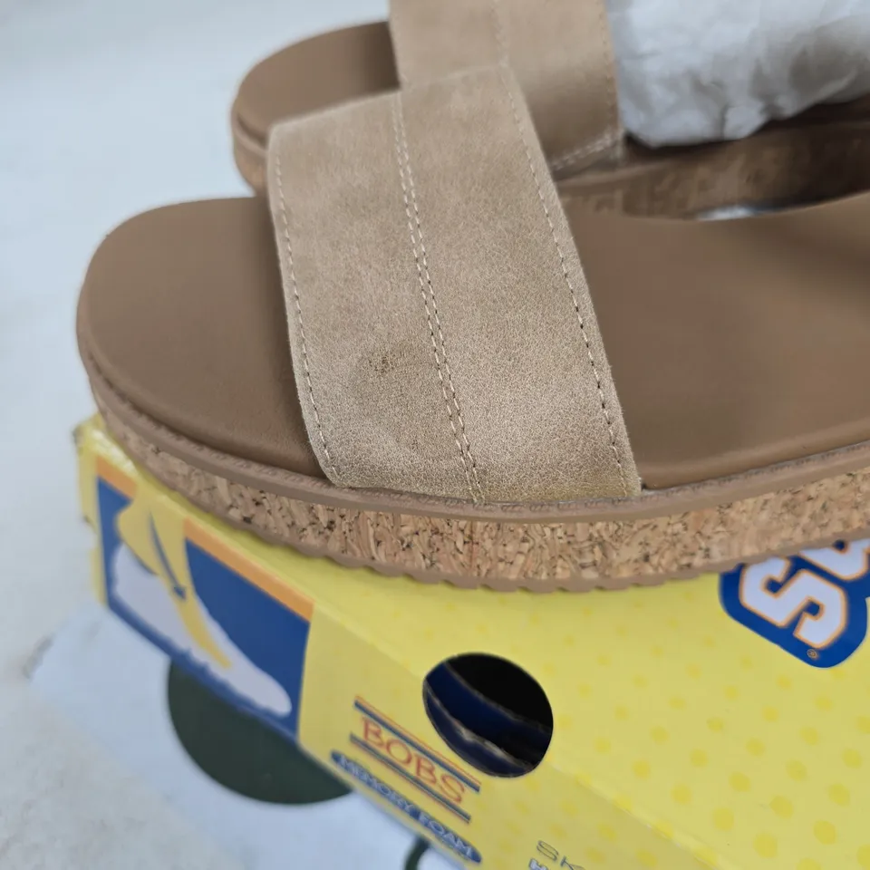 SKECHERS BOBS SUN CORK SANDALS SIZE 7 BOXED