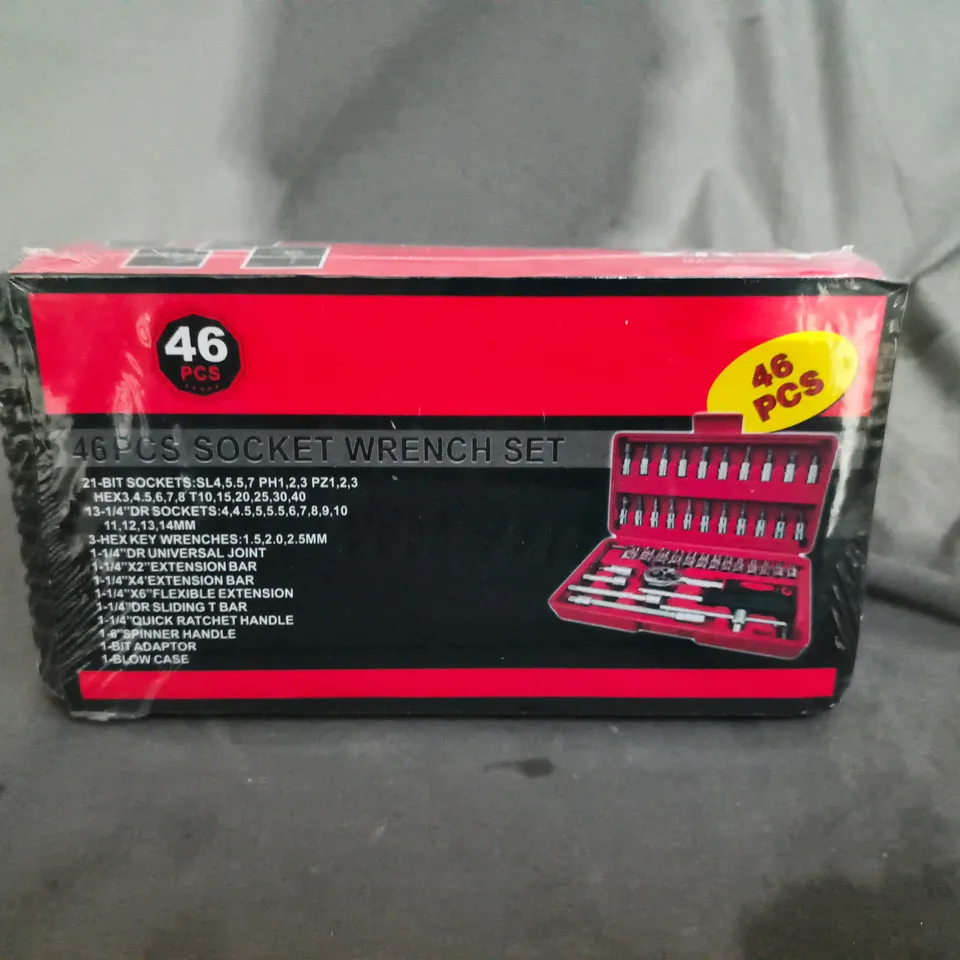 46-PIECE SCREWDRIVER BIT SET 