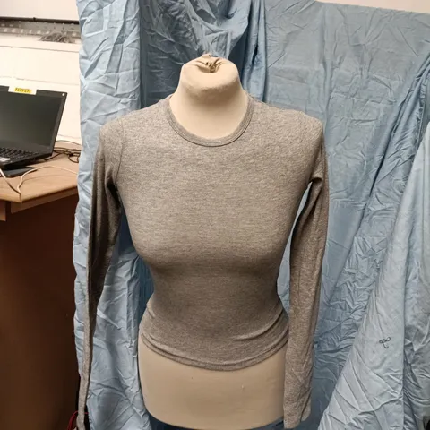 BERSHKA WOMEN'S GREY LONG-SLEEVE KNIT TOP β UK 6 (EU XS)