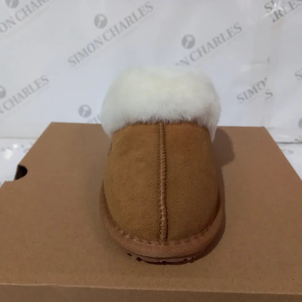 UGG FUR LINED TAN SLIPPERS SIZE 5