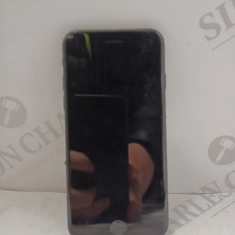 APPLE IPHONE 7 (A1778) SMARTPHONE