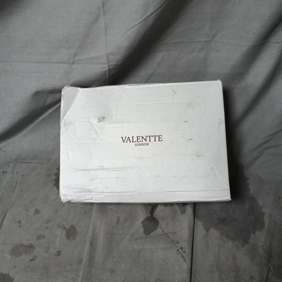 VALETTE LONDON CANDLE, ROOM SPRAY & FRAGRANCE OIL SET