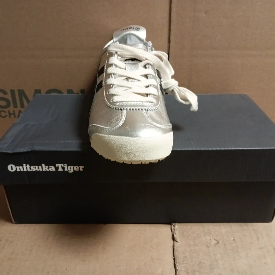 BOXED PAIR OF ONITSUKA TIGER TRAINERS IN SILVER/BLACK SIZE UK 4