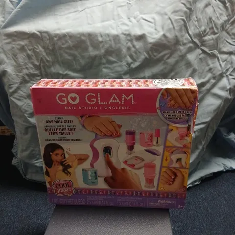 GO GLAM NAIL STUDIO NAIL ART KIT – BOXED TOY SET