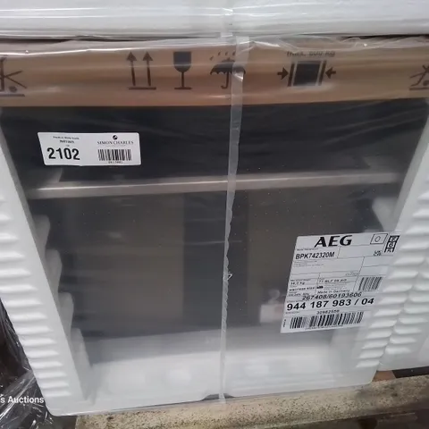 AEG INTEGRATED ASSISTED COOKING OVEN - STAINLESS STEEL Model BPK742320M