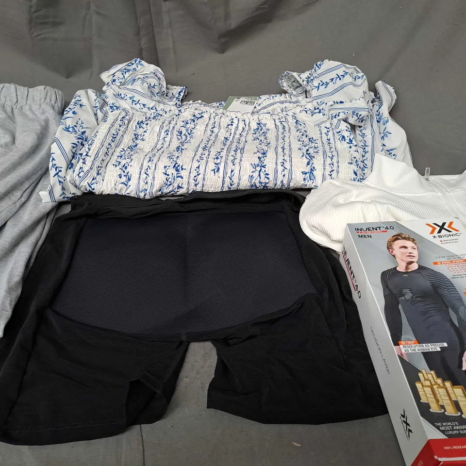 BOX OF APPROXIMATELY 25 ASSORTED CLOTHING ITEMS TO INCLUDE - TROUSERS , DRESS , T-SHIRT ETC