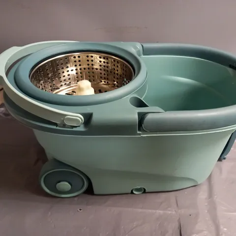 PORTABLE MOP BUCKET WITH HANDLE IN GREEN