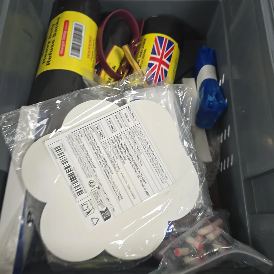 APPROXIMATELY 10 ASSORTED HOUSEHOLD PRODUCTS TO INCLUDE BIN BAGS, LED PET COLLAR, BABY BOTTLE ETC