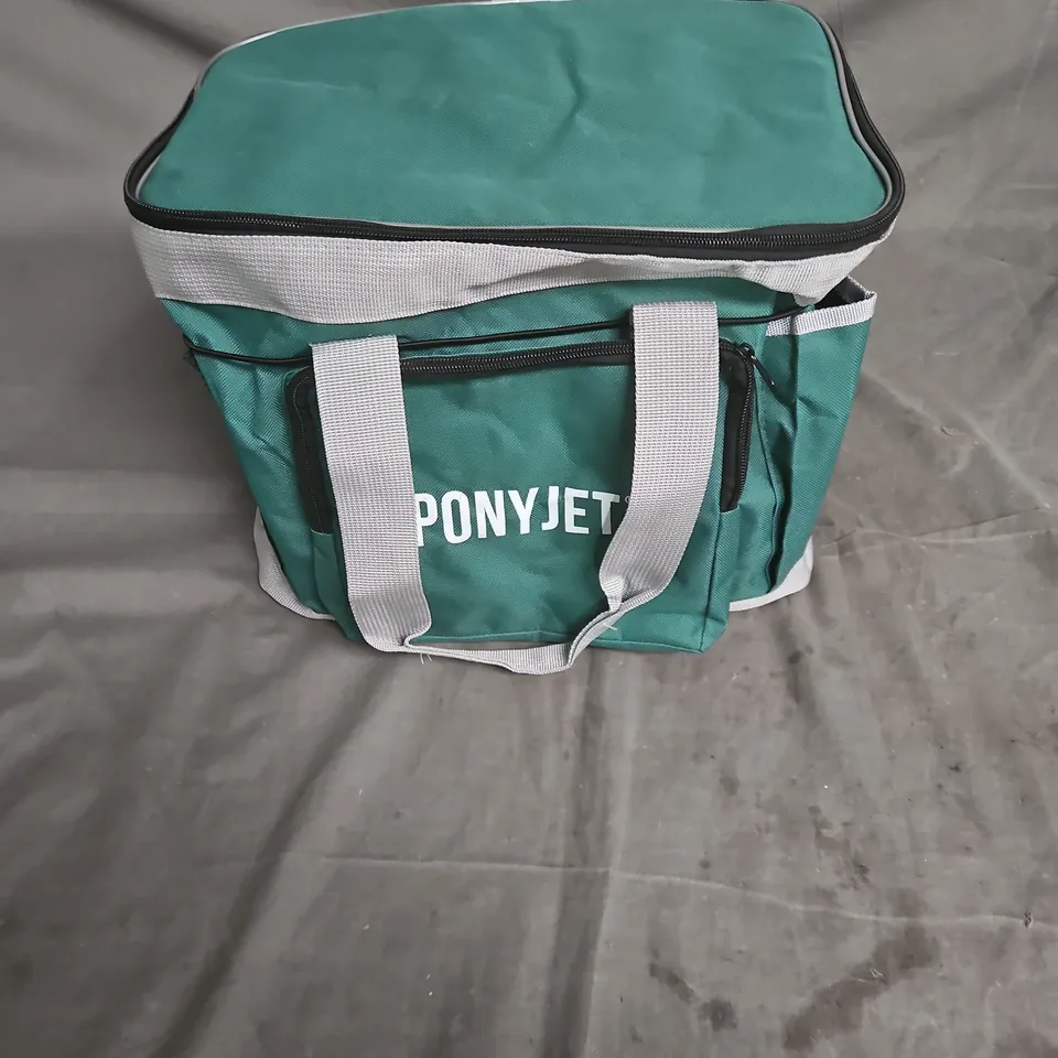 PONYJET INSULATED COOLER BAG WITH TACK WIPES & CLEANING ACCESSORIES