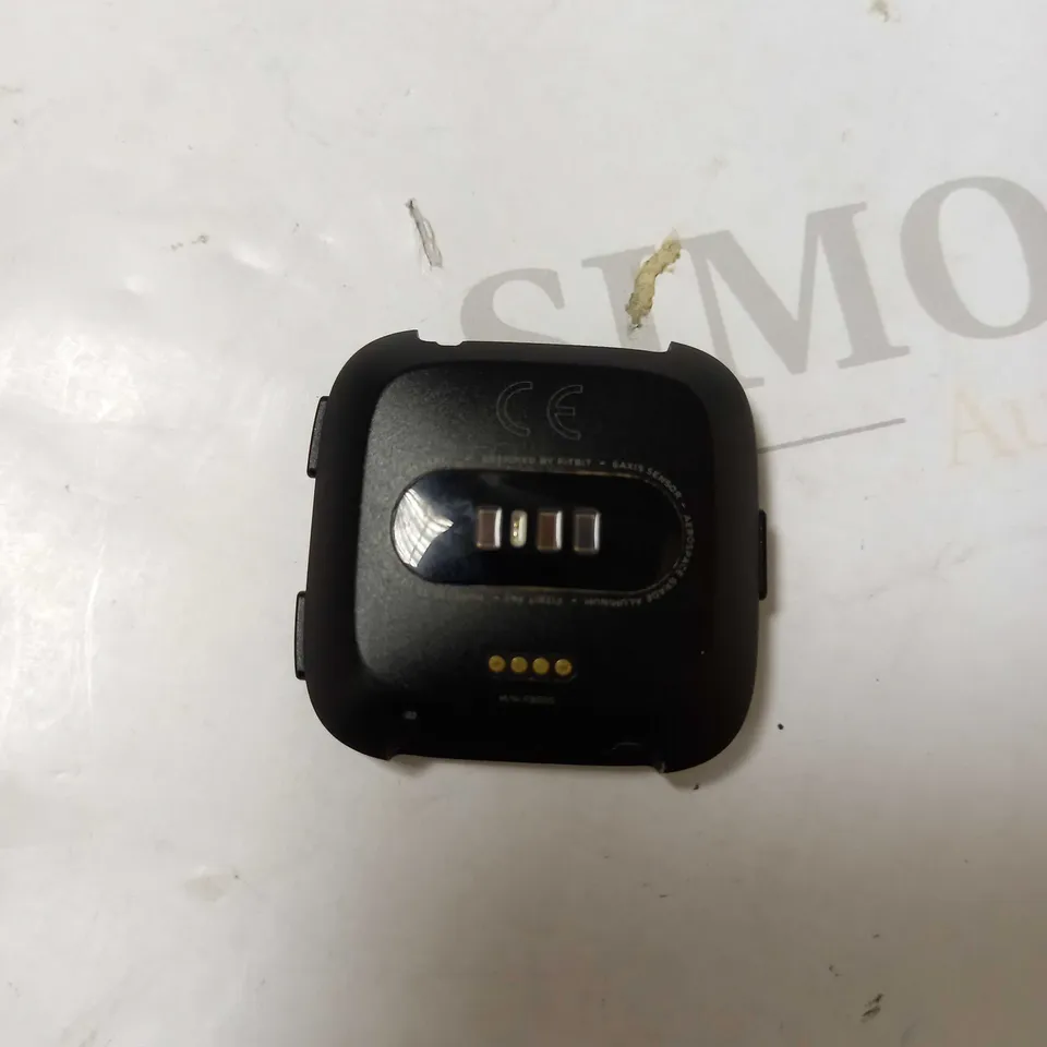 FITBIT VERSA HEALTH AND FITNESS SMARTWATCH