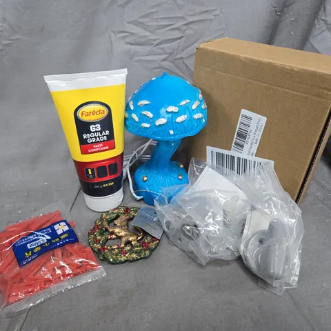APPROXIMATELY 12 ASSORTED HOUSEHOLD ITEMS TO INCLUDE G3 REGULAR PASTE COMPOUND, MOUSE TRAP, MUSHROOM LIGHT, ETC