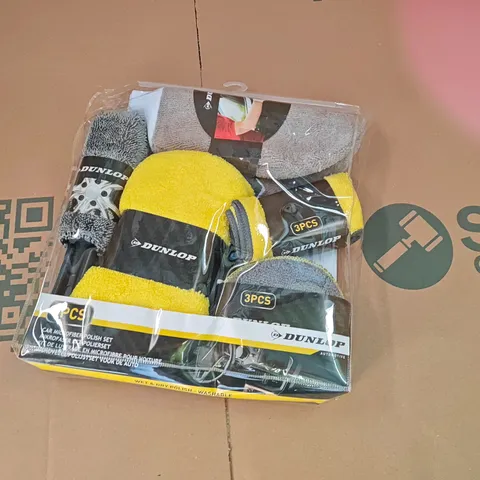 BOX OF APPROXIMATELY 12 X DUNLOP 9PC CAR MICROFIBRE POLISH SET 