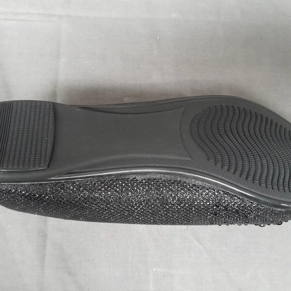 BOXED PAIR OF DESIGNER CLOSED TOE SLIP-ON SHOES IN BLACK EU SIZE 36