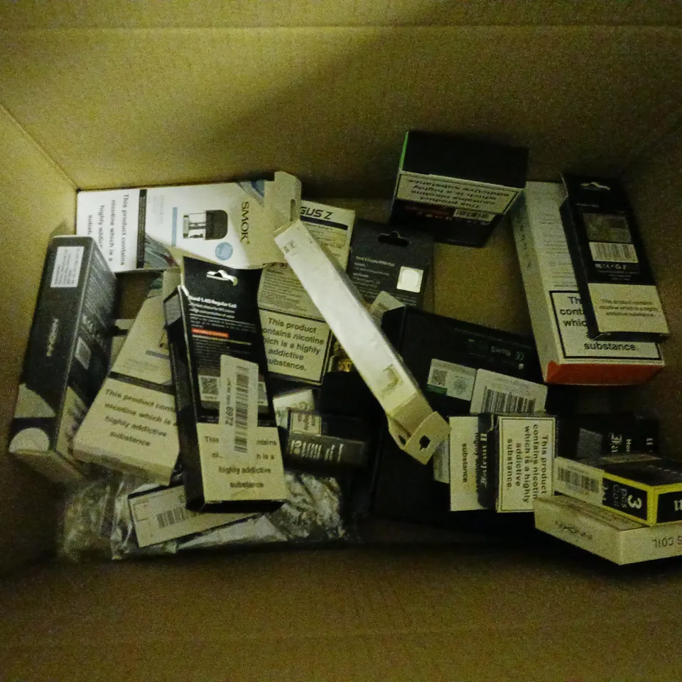 APPROXIMATELY 20 VAPES, E-CIGARETTES & ACCESSORIES TO INCLUDE VAPORESSO XROS 3 MINI, SMOK NORD EMPTY RPM POD, VAPORESSO GTX COILS, ETC