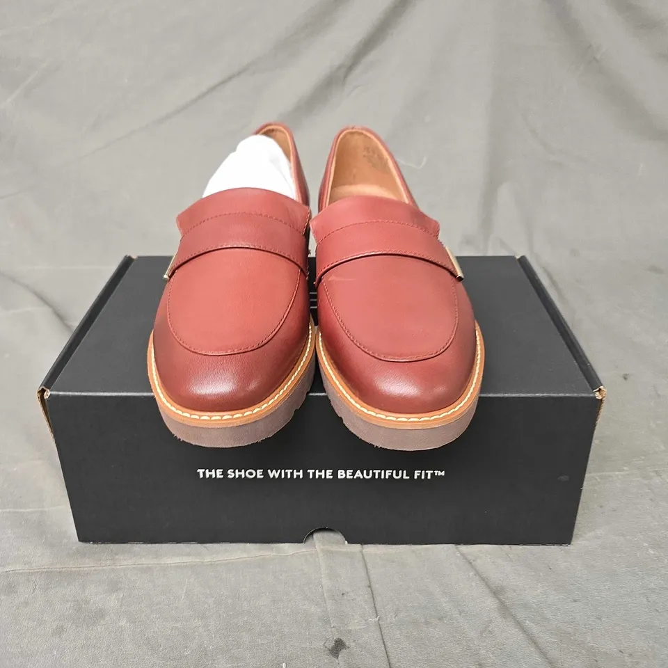 BOXED PAIR OF NATURALIZER SLIP ON SHOES IN BROWN - 7