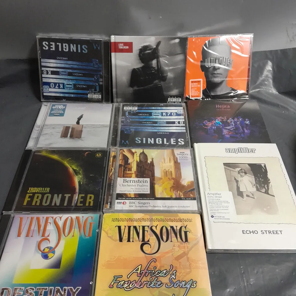 TOTE OF APPROXIMATELY 15 ASSORTED CD'S TO INCLUDE - LOUIS TOMLINGSON , VINESONG ,  BBC BERNSTERIN CHICHESTER PSALMS ETC