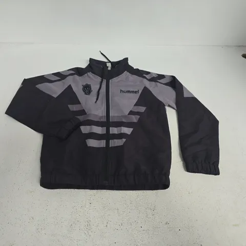 HUMMEL BLACKCATS ZIP THROUGH KIDS JACKET IN BLACK/GREY - 10/11