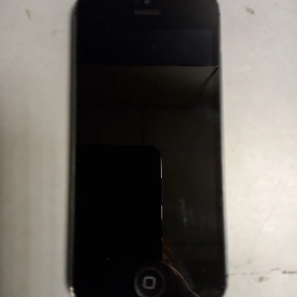 APPLE IPHONE 5 MOBILE PHONE GREY