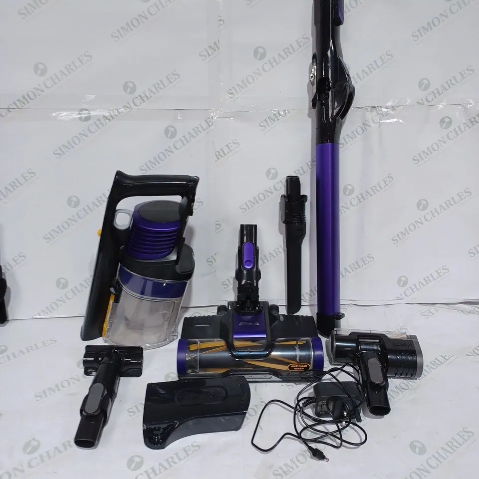 SHARK ANTI HAIR WRAP CORDLESS PET VACUUM CLEANER IZ202UKT