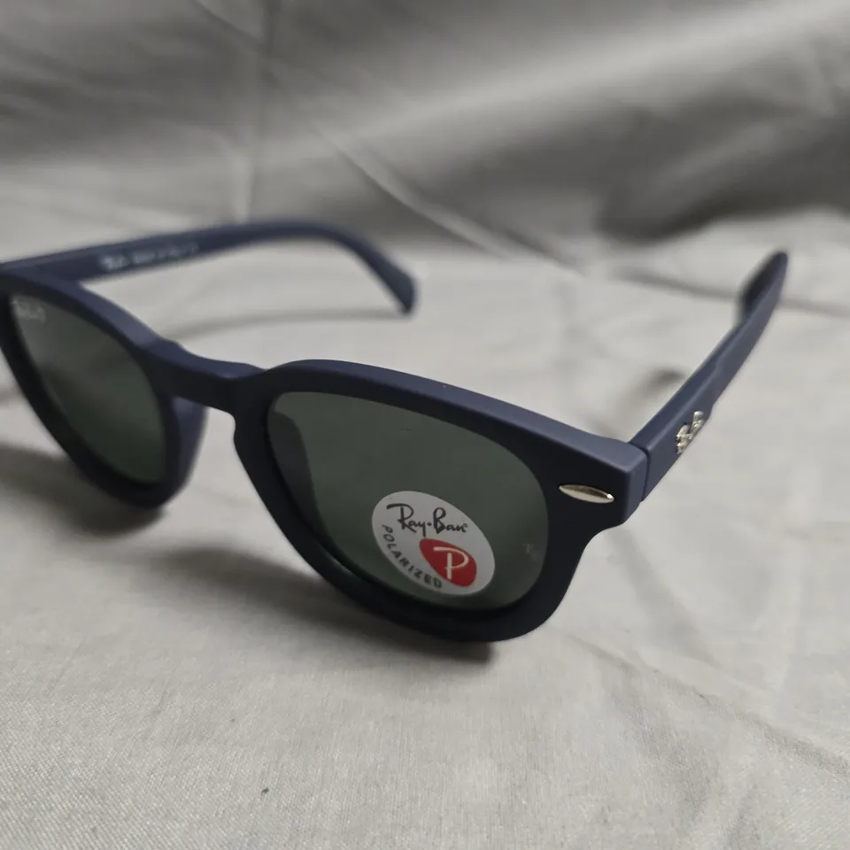 RAY-BAN E5356P SUNGLASSES – NAVY BLUE FRAME, POLARIZED, WITH CASE