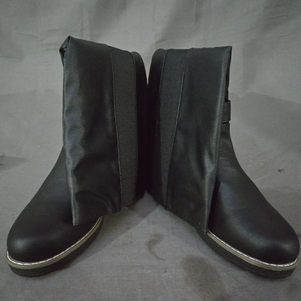 BOXED PAIR OF WHERE'S THAT FROM KNEE-HIGH BOOTS IN BLACK SIZE 5