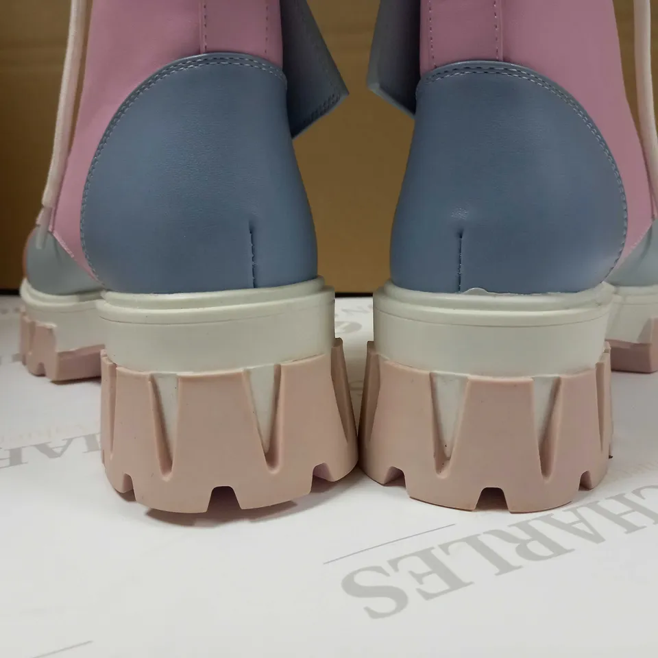 KOI PASTEL CHUNKY ANKLE BOOTS - SIZE 4 