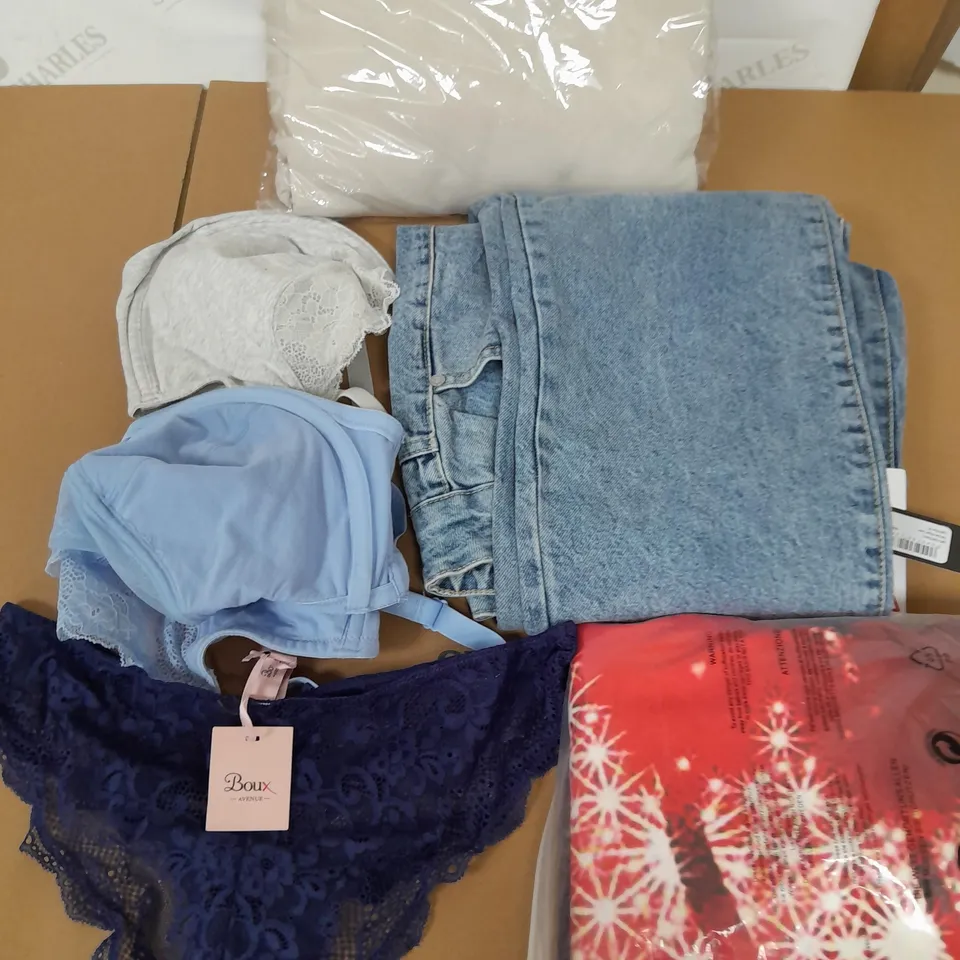 BOX OF APPROXIMATELY 15 CLOTHING ITEMS TO INCLUDE BOUX KNICKERS, BRAS, JEANS ETC