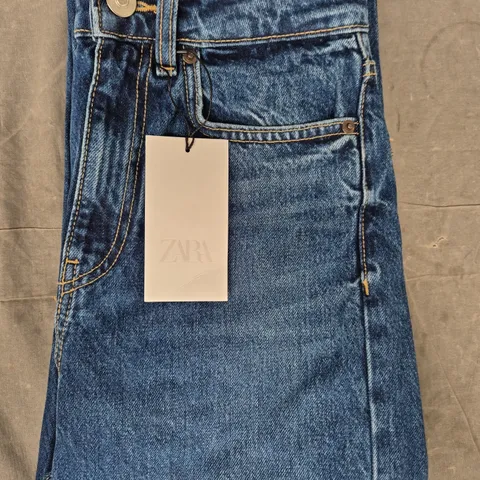 ZARA MOM FIT JEANS IN BLUE SIZE UK 8