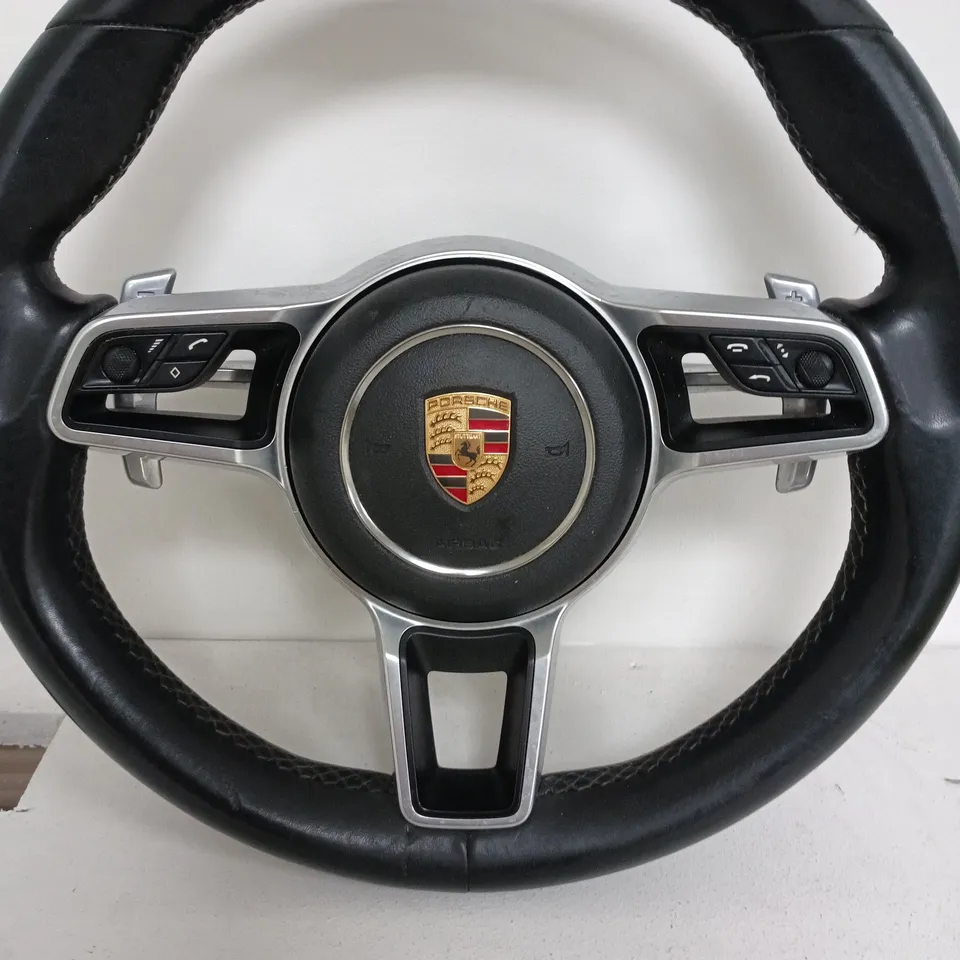 PORSCHE MACAN MULTIFUNCTION STEERING WHEEL WITH SHIFT PADLES HEATED 95B419732