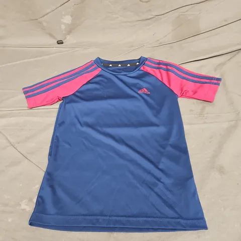 ADIDAS SPORT TOP IN BLUE/WINE SIZE 7-8 YRS