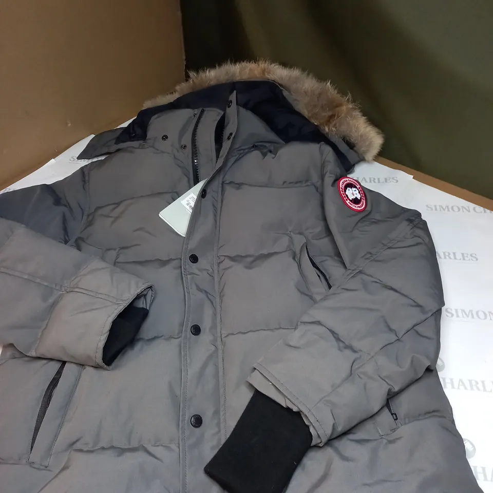 CANADA GOOSE WYNDHAM PARKA JACKET SIZE L