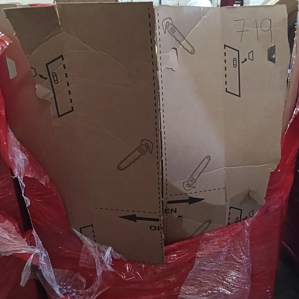 PALLET OF ASSORTED HOUSEHOLD GOODS AND PRODUCTS TO INCLUDE; BIKE, GYM EQUIPMENT, BOXED FURNITURE ETC