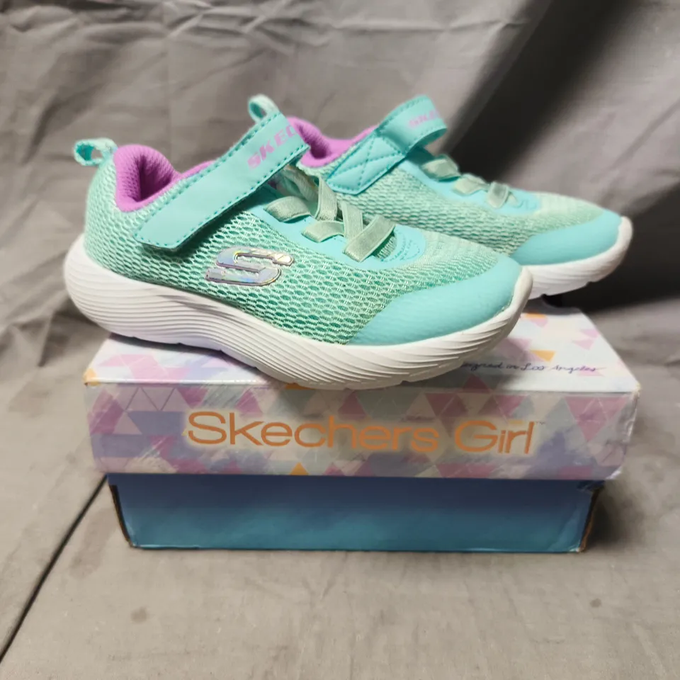 BOXED PAIR OF SKECHERS KID'S SNEAKERS IN BLUE/PINK SIZE UK 8