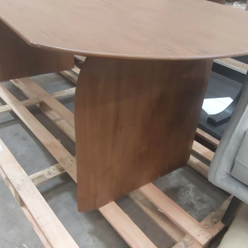DESIGNER WOODEN DINING TABLE