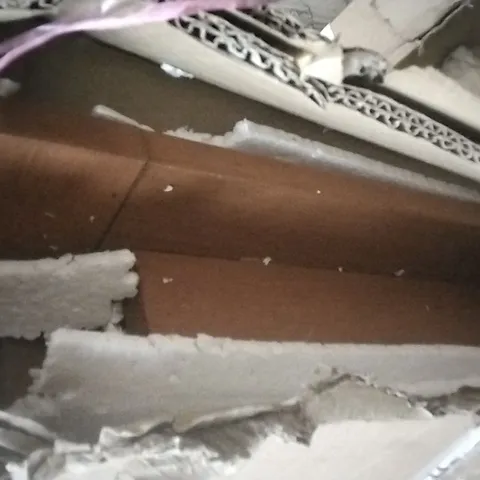 BOXED OUTDOOR DINING TABLE 