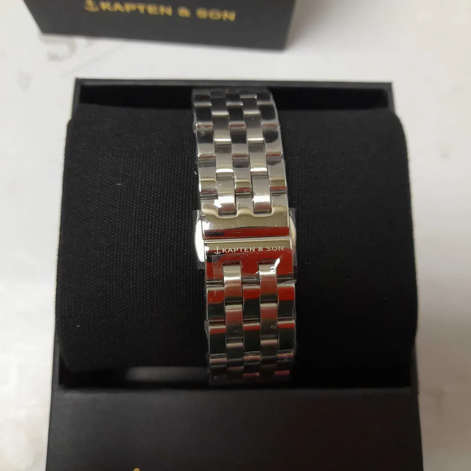 KAPTEN & SON CHRONO WATCH AND TWO WATCH STRAPS FOR ASSORTED WATCHES