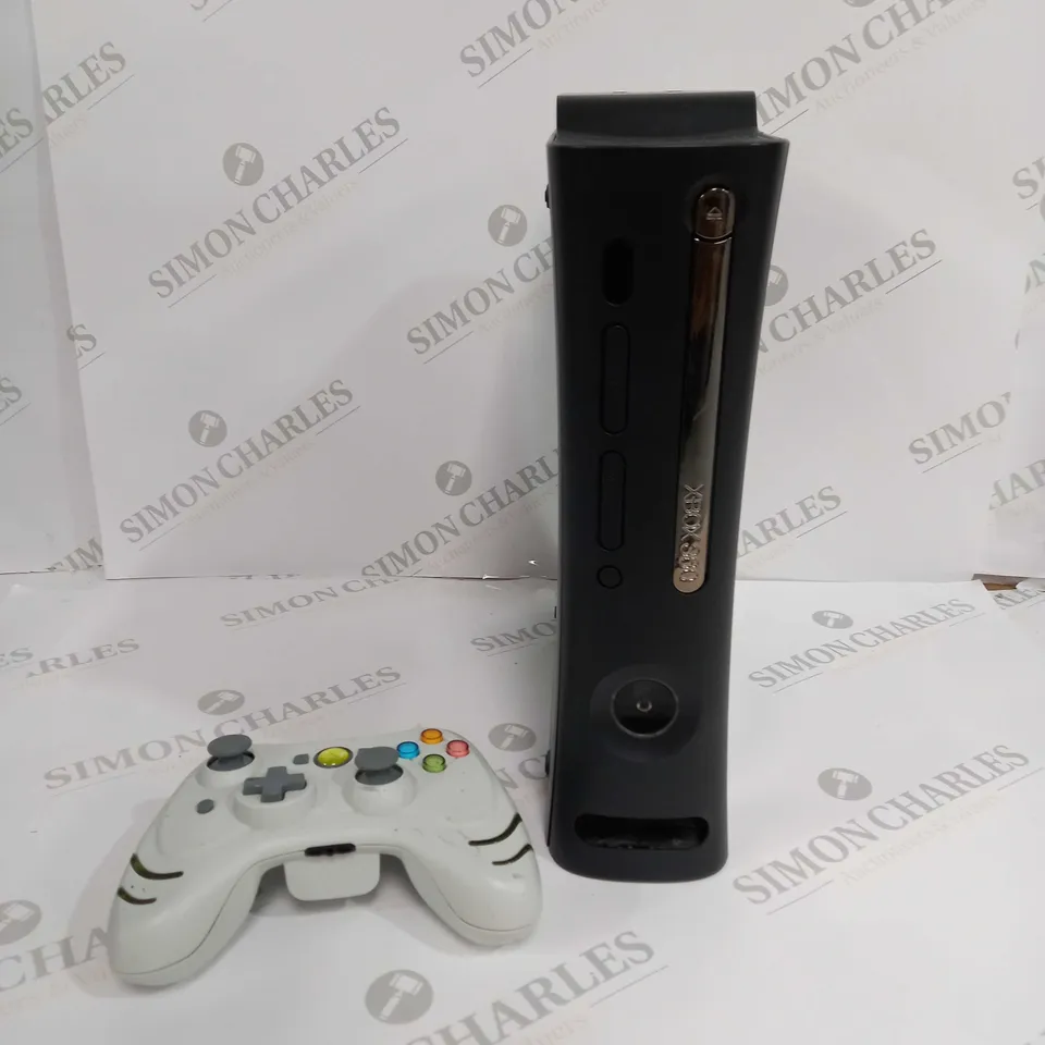 XBOX 360 WITH ONE CONTROLLER