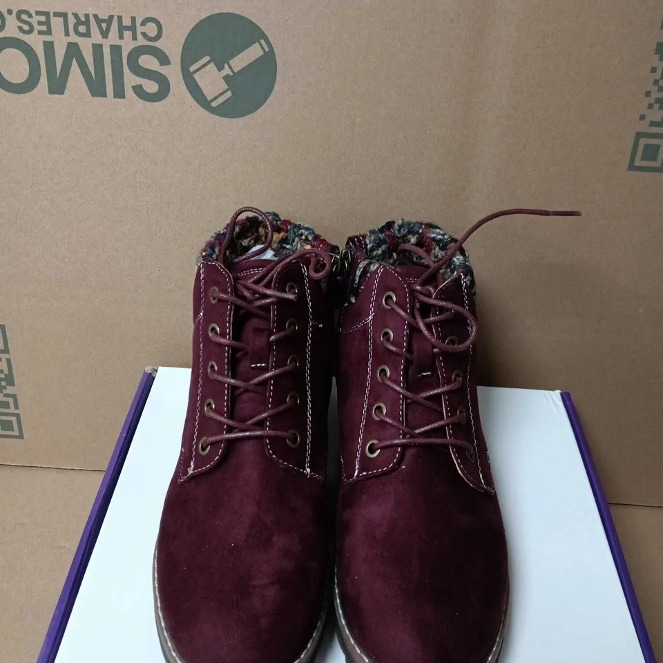 BOXED PAIR OF LOTUS SHOES SYCAMORE BORDO BOOTS – UK 4