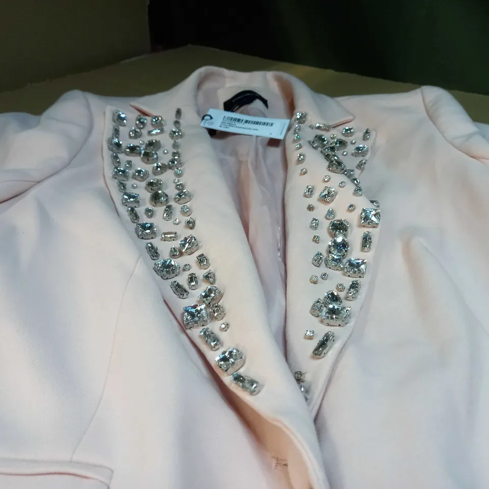 KAREN MILLEN BLUSH EMBELLISHED COLLAR COMPACT STRETCH JACKET - SIZE 10