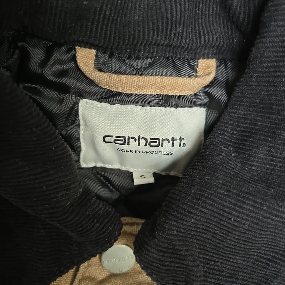 CARHARTT BUTTON JACKET IN BROWN - SMALL