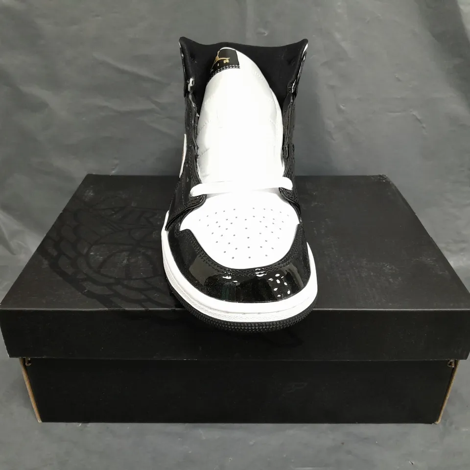 BOXED PAIR OF NIKE AIR JORDAN 1 MID SE SHOES IN BLACK/WHITE/GOLD SIZE UK 8