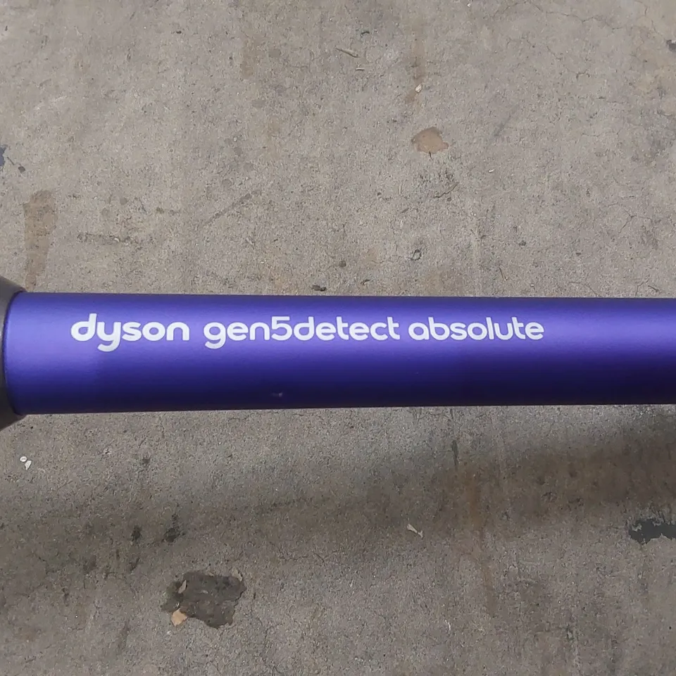 DYSON GEN5DETECT ABSOLUTE CORDLESS VACUUM CLEANER - MISSING BRUSH HEAD