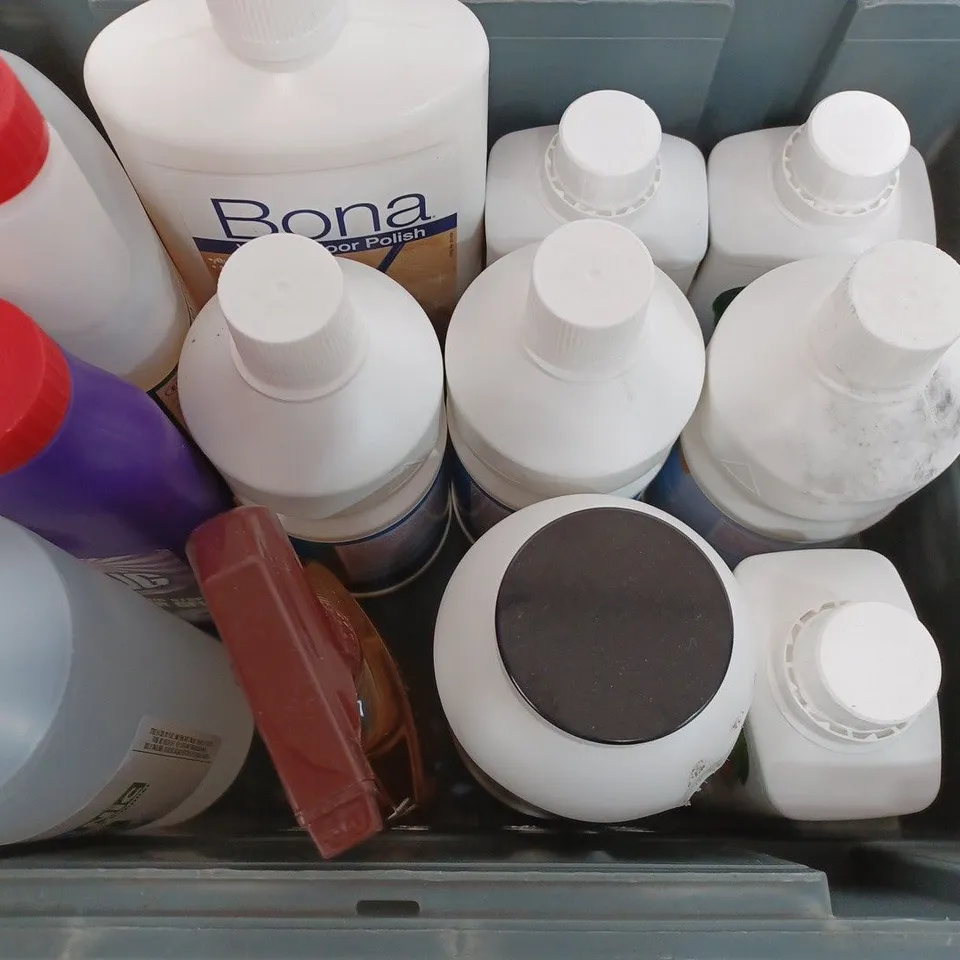BOX OF APPROX 12 ASSORTED ITEMS TO INCLUDE - CILLIT BANG UNBLOCKER GEL - CANNA CANNAZYM - PREMNIC NICOTINE ECT - COLLECTION ONLY